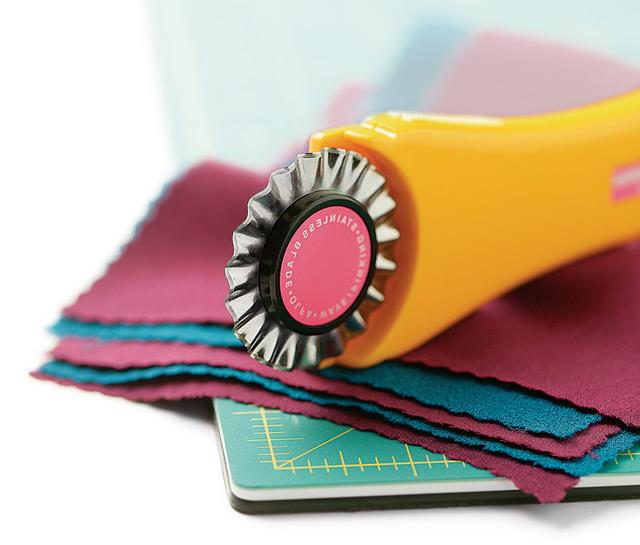 Choose The Best Fabric Cutter Knife for Your Sewing Projects 1