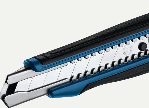 Safely Use An 18mm Cutter Knife for Clean Cuts 2