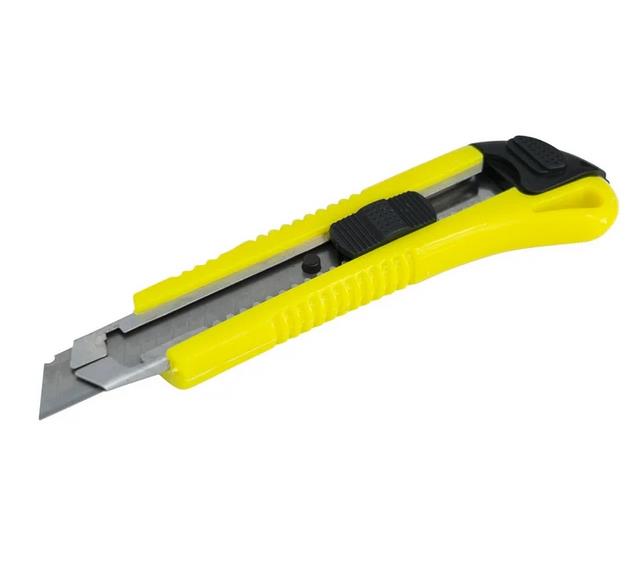 How To Use A Cutter Knife (2)