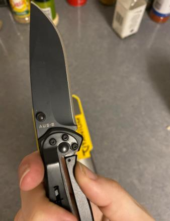 How To Close A Box Cutter Knife