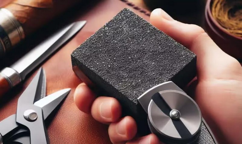 How To Maintain And Sharpen Your Cigar Cutter Knife 1
