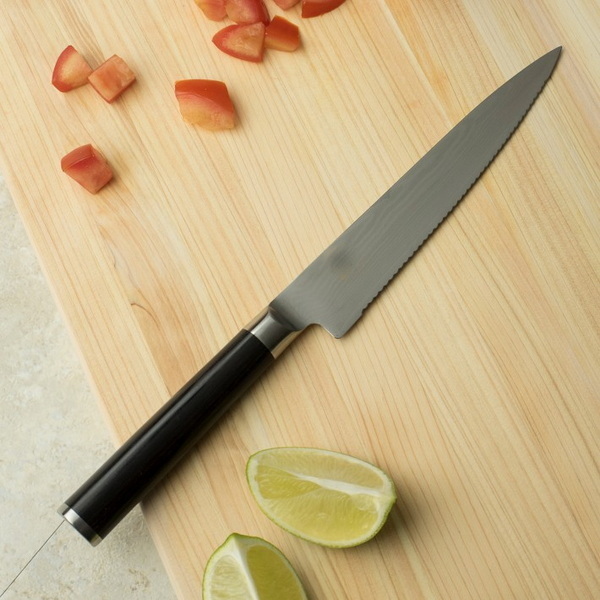 Choose a Serrated Utility Knife