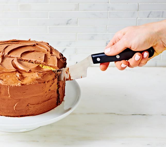 A Cake Cutter Knife for Professional Results.jpg