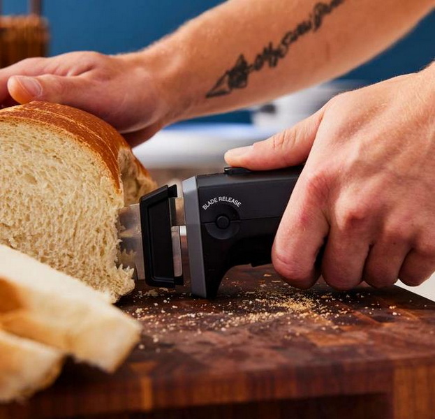 An Electric Bread Cutter Knife for Effortless Baking 1