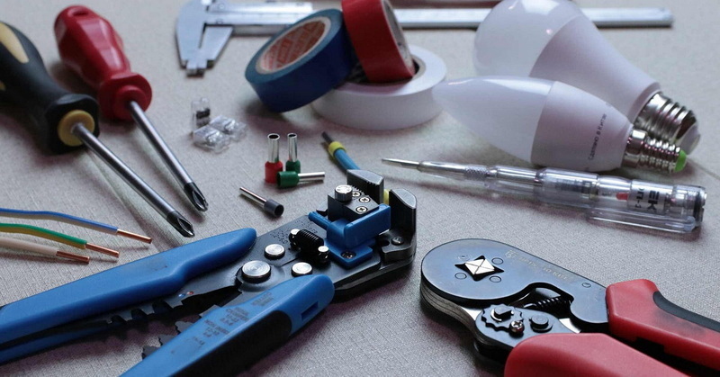 hand tools allowed on planes