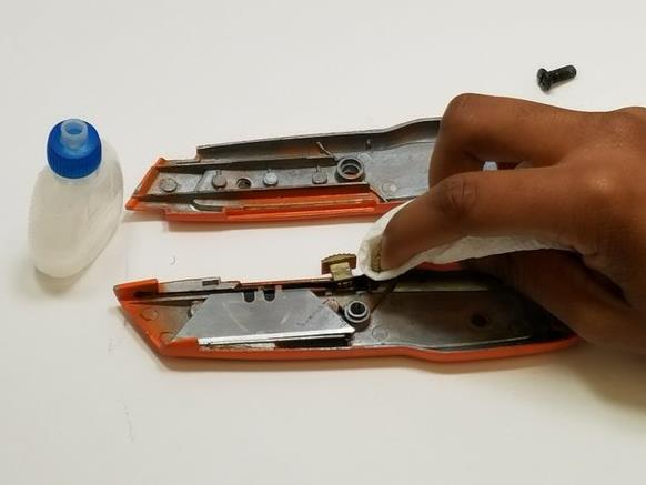 How To Put A Box Cutter Knife Back Together