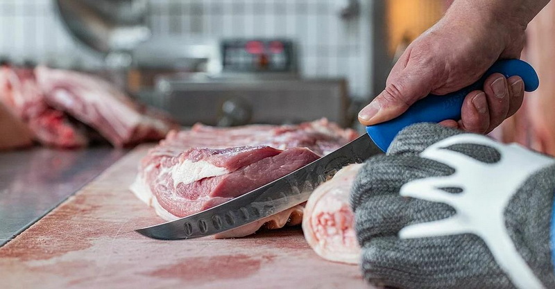 Why Every Butcher Needs A High-Quality Calf Cutter Knife 2