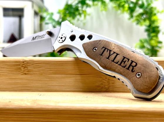 Why A Personalized Box Cutter Knife Makes The Perfect Gift for Professionals 1