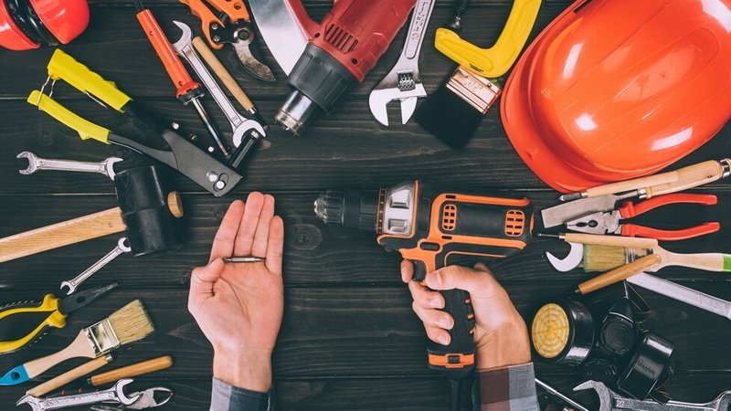 inspecting hand tools