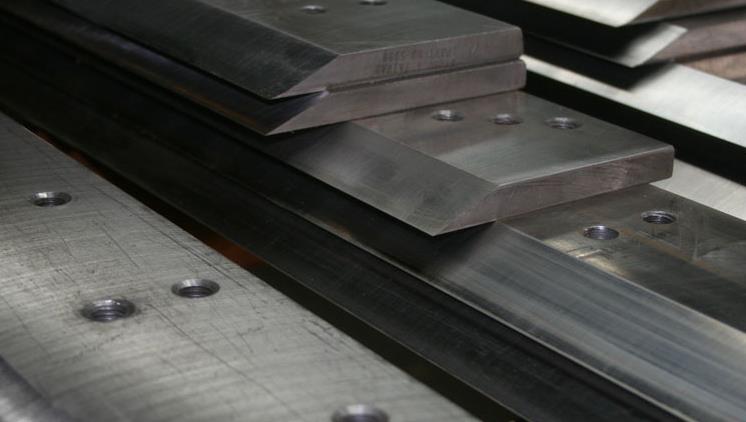 Why Are Some Paper Cutter Knife Manufacturers Better Than Others.jpg