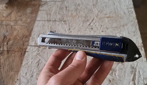 hobby lobby box cutter knife twisting part stuck