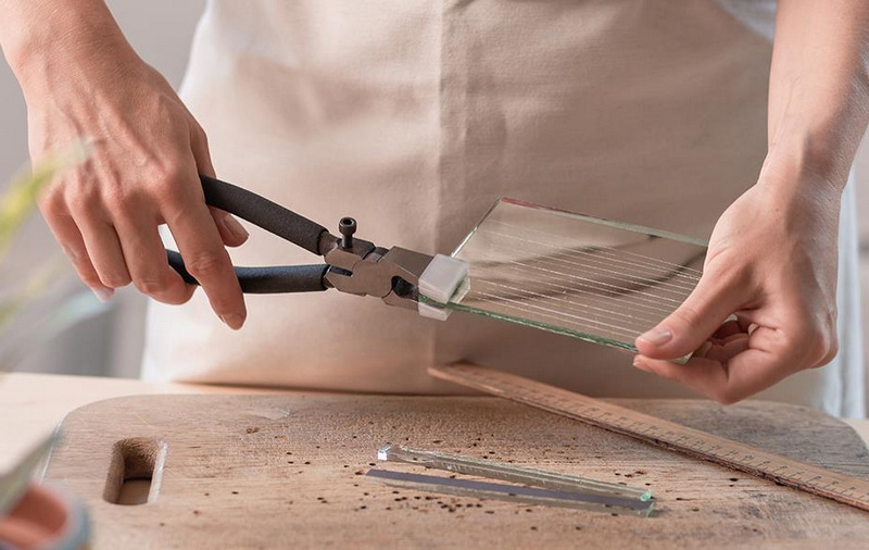 Why A Good Glass Cutter Knife Makes All The Difference 1